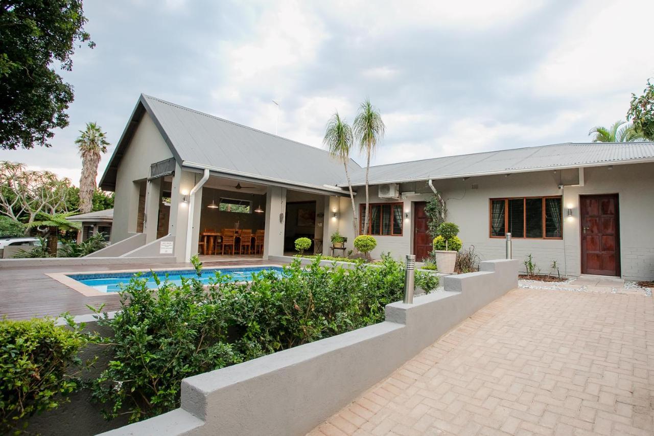 Vinique Guesthouse Mbombela Exteriör bild